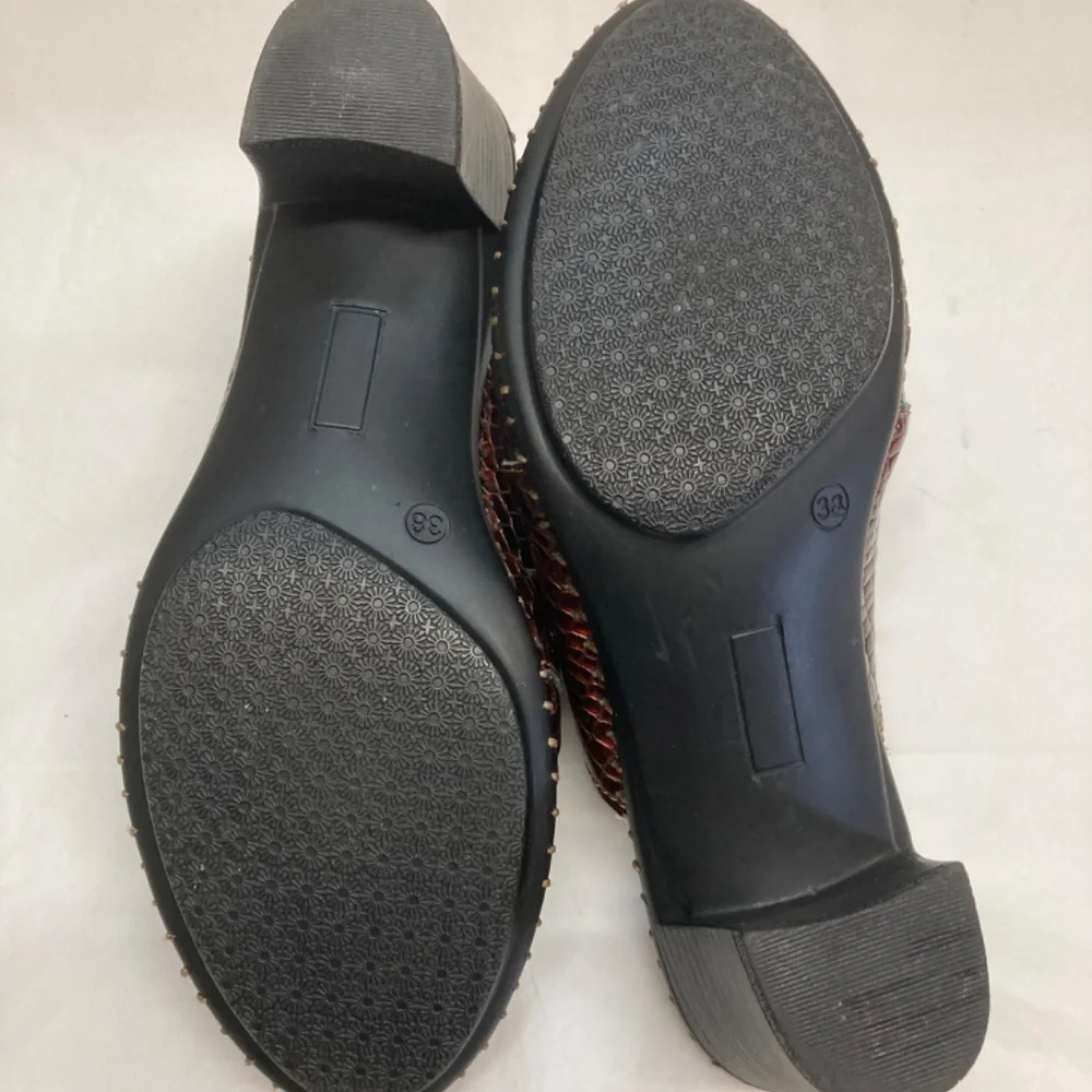 La Plume croc print leather mules/clogs - Picture 6 of 6